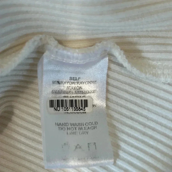 Sunday in Brooklyn Eyelet Ruffled Top size M - Picture 3 of 7